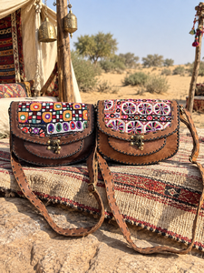 Sac à bandoulière en cuir véritable fait à la main au look banjara pour femmes de créateur avec broderie élégante Sac à main Gypsy multi-usage - Product Image 3