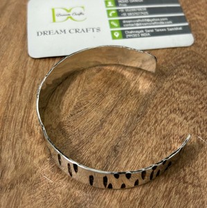 Pulseras Unisex de Alta Calidad en Cobre, Impermeables, con Diseño Grabado, Personalizadas, Martilladas, para Promoción Empresarial - Product Image 2