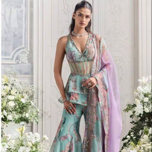 Conjunto de Lehenga Choli Bordado en Tonos Pastel con Dupatta Transparente – Diseño Floral para Bodas y Fiestas para Mujer - Product Image 1