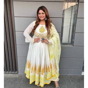 NUEVO VESTIDO DE TRABAJO DE IMPRESIÓN DIGITAL HEAVY FAUX GEORGETTE Y DUPATTA BLANCO - Product Image 1