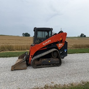 Chargeuse compacte Kubota de qualité supérieure à prix abordable avec godet, en excellent état, prête à être expédiée, disponible - Product Image 4