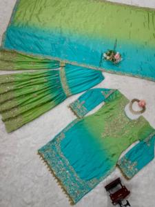 Traje Salwar Kameez de seda Chinon indio-pakistaní con bordados elaborados, elegante atuendo para bodas y fiestas, ropa festiva para mujeres. - Product Image 6