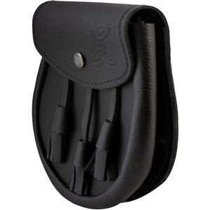 Sporran Kilt Escocés Negro de Cuero Vegano con Nudo Celta Grabado, Cierre de Botón y Cadena de Cintura Sporran - Product Image 3