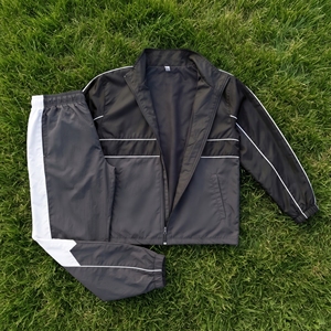 Veste coupe-vent unisexe personnalisée en nylon imperméable et léger pour l'été, tenue de sport, combinaison de pluie - Product Image 4