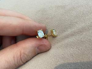 Pendientes Elegantes de Moissanita y Diamante Esmeralda, Chapados en Oro con Plata de Ley 925, Joyería Solitaria para Regalo de Enamorados - Product Image 3