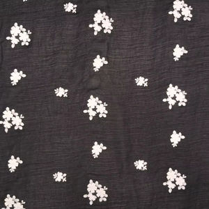 Tissu en Chiffon Noir Premium Imprimé Respirant Léger en Fil Peigné Tissé pour Robes, Saris et Dupattas Femme et Fille - Product Image 1