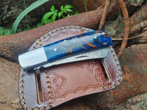 Cuchillo Plegable de Acero de Damasco de Grado Industrial Hecho a Mano con Mango de Razén y Funda de Cuero para Acampar al Aire Libre - Product Image 3