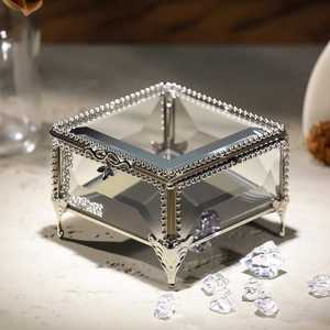 Boîte à bijoux en verre en forme de cube avec couvercle, design classique, personnalisable, légère, boîte cadeau de luxe pour mariage, conteneur de rangement en métal - Product Image 6