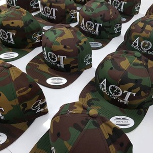 Gorra Clásica de Seis Paneles con Ajuste Cómodo, Bordado de Alta Calidad y Fabricación Personalizada para Ropa Promocional y Corporativa - Product Image 2