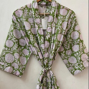 Robe kimono en coton fleuri faite à la main, vêtements de nuit bohèmes, robe de demoiselle d'honneur, robe de mariée, robe d'été en coton, peignoir, cadeau - Product Image 1