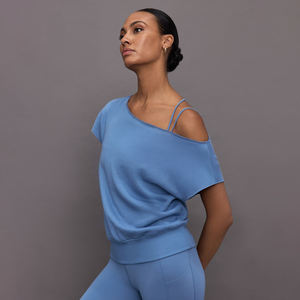 Sudadera de manga corta transpirable para mujer, bordada, de invierno, con logo personalizado, sin hombros, para entrenamiento, al por mayor - Product Image 2