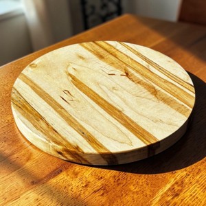 Plateau tournant rond en bois massif fait main, design minimaliste poli - Product Image 1