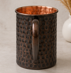 Mug de luxe vintage en cuivre foncé, élégant verre à cocktail texturé et brûlé, avec poignée métallique assortie, pour café glacé et bière - Product Image 6