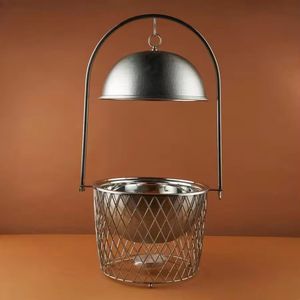 Chauffe-plat moderne argenté avec couvercle conique à motifs et finition en bois – Plat isotherme élégant pour la restauration haut de gamme - Product Image 1