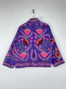 Chaqueta Suzani de Terciopelo Morado • Bordado Floral Rosa Rojo • Abrigo Estilo Bohemio Gitano • Chaqueta Artesanal para Festivales - Product Image 4