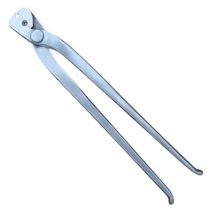 Extracteur de clous pour chevaux professionnel, outil de fermeur vétérinaire robuste en acier forgé pour l'extraction durable des clous de sabots et l'entretien des sabots équins - Product Image 2