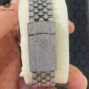 Montre de luxe pour femme Charm Jewels en acier inoxydable, cadran analogique à quartz rond, cristal saphir, accents de diamants, fermoir pliant - Product Image 3