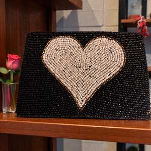 Monedero Pequeño Personalizado con Bordado de Cuentas, Monedero Decorativo Hecho a Mano, Bolsa de Almacenamiento Compacta para Viajes para Mujer, Artesanía en Tela - Product Image 3