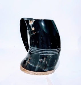 Taza de cuerno de buey de alta calidad y abridor, de cuerno natural auténtico, estilo vikingo vintage, para uso doméstico y otros usos de bebidas. - Product Image 4