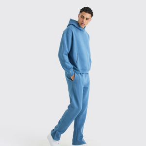 Ensemble de survêtement 2 pièces pour homme avec logo personnalisé, comprenant un sweat à capuche en molleton bleu acier et un pantalon de survêtement à jambes larges avec fentes latérales, fabriqué au Pakistan - Product Image 2