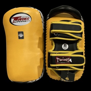 Custom <b>Kick</b> Pads Genuine Leather High Quality Muay Thai Boxing Training Pads Customizable Size & Color Twins <b>Kick</b> <b>Shield</b> - Product Image 4