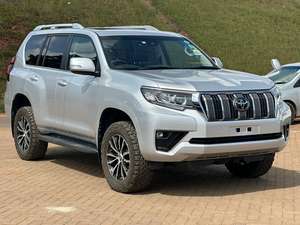 Mejor Oferta para Nuevo |   Toyota Land Cruiser Prado 2.7L 4ª Generación TX Usado, 2012-2022 |   TX-L |   VX |   VX-L - LHD |   Volante a la derecha - Product Image 2