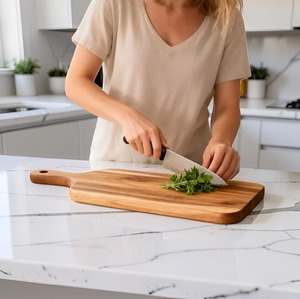 เขียงไม้ทำมือพร้อมการตกแต่งอย่างหรูหรา เหมาะสำหรับการหั่น ตัด และเตรียมอาหาร - Product Image 2