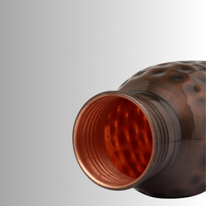 Bouteille d'eau réutilisable en cuivre martelé moderne et écologique, bouteille à boire ayurvédique pure, logo personnalisé, fabricant OEM, fournisseur. - Product Image 2
