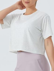 เสื้อครอปสีเทาอ่อนสำหรับผู้หญิง แขนสั้น คอกลม สีพื้น ทรงหลวม ผ้าถัก ระบายอากาศได้ดี สไตล์ลำลอง สำหรับฤดูใบไม้ผลิและฤดูร้อน - Product Image 2