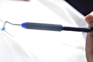 Kit d'instruments chirurgicaux dentaires : Élévateurs luxateurs, Periotomes courbés, Osteotomes, Instruments d'extraction de pointes radiculaires, avec poignée rembourrée noire, Classe I - Product Image 5