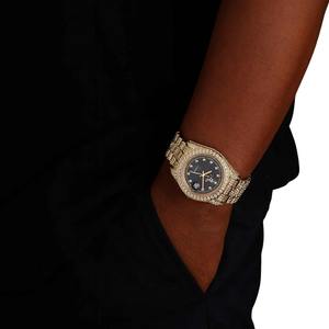 Exportador indio de elegantes relojes de diamantes de moissanita de estilo japonés para regalo de boda, disponibles a precio directo de fábrica. - Product Image 2