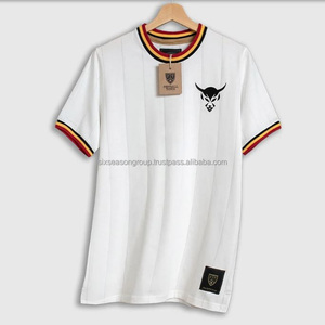 T-shirt classique à manches courtes pour homme, coupe régulière, inspiré des légendes du football, en jersey 100% coton, personnalisable, Drop Needles Fabrics - Product Image 6