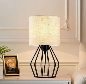 Lámpara de Mesa Rústica de Metal con Pantalla de Lino Color Blanco Hueso, Luz LED para Escritorio y Mesita de Noche, Ideal para Decoración de Dormitorios y Habitaciones de Hotel - Product Image 3
