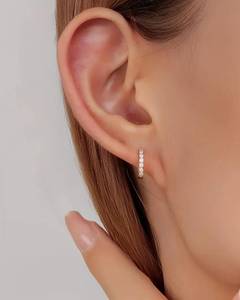 Pendientes de Aro con Diamantes de Moissanita de Corte Redondo para Mujer, Plata 925 con Baño de Oro, Joyería para Propuesta de Matrimonio, Regalo de Boda - Product Image 3