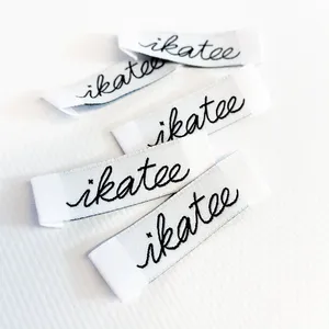 Patchs brodés personnalisés en 3D avec logo en relief, en polyester, en forme de drapeau, avec support thermocollant pour vêtements - Product Image 1