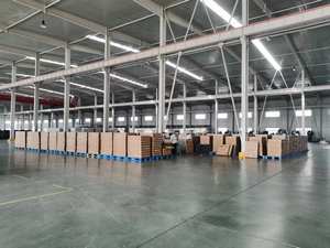 Petit transporteur pour chien d'intérieur, cadre métallique pliable avec plateau en plastique à fil d'acier, fonction respirante pour petits chiens, emballé - Product Image 5