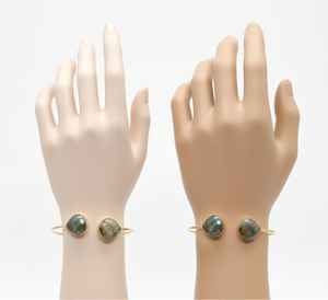 Brazalete y Pulsera con Doble Piedra en Forma de Pera y Lágrima |   Joyería de Piedras Preciosas de Oro con Certificación IGI Vintage |   CREACIONES HARI OM - Product Image 3