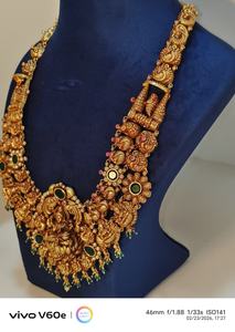 Collar largo con moneda de Lakshmi, joyería tradicional india de templo, chapado en oro de 22k, para novias, disponible en ORO/PLATA/BRONCE. - Product Image 3