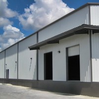 Entrepôt en acier préfabriqué résistant au vent / Bâtiment de stockage métallique à grande portée pour la logistique et l'industrie