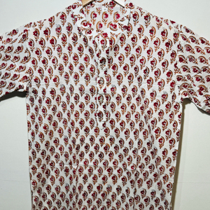 คุณภาพเยี่ยม ผ้าฝ้าย 100% สีแดงเบอร์กันดี เสื้อคุรตะแขนสั้นสไตล์ชาติพันธุ์สำหรับผู้ชาย |   ชุดคุर्ตาพิมพ์ลายดอกไม้ด้วยมือแบบดั้งเดิมสไตล์ลำลอง - Product Image 1