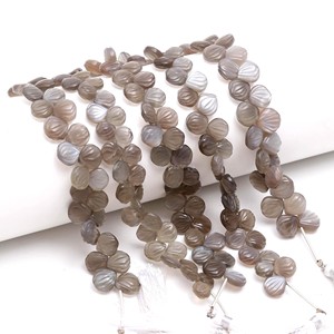 Perles de coquillage sculptées en pierre de lune grise naturelle, perles de pierres précieuses sculptées à la main, perles de pierre de lune percées sur le côté pour la fabrication de bijoux - Product Image 6