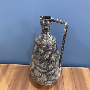 Florero Decorativo de Aluminio con Acabado Negro Antiguo, Diseño Artesanal, Decoración para el Hogar FV601 - Product Image 3