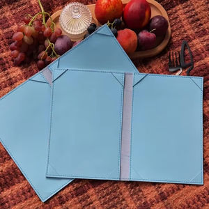 Porta Menús de Cuero Genuino Crazy Horse, Hecho a Mano, Resistente al Agua, Estilo Vintage, Personalizable con Color y Logotipo, Rústico, para Bares - Product Image 1