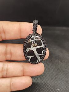 Colgante de Macramé con Piedra Preciosa Septariana, Diseño Único, Más Vendido - Product Image 4