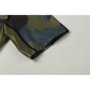 Men's Fitted Short Sleeve MMA Rashguard Camouflage Print Moisture Wicking MMA Sports Apparel for Jiu Jitsu Grappling - Product Image 3
