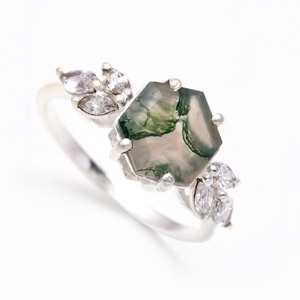 Bague Hexagonale en Agate Mousse Naturelle, Argent Sterling 925, Certifiée IGI, Bijou Minimaliste Fait Main en Pierre Précieuse, Cadeau de Fiançailles ou de Guérison - Product Image 6