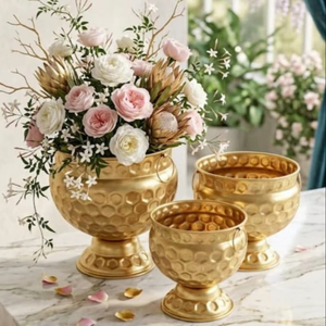 Jarrón de Metal Dorado de Lujo Indio, Moderno, Hecho a Mano, para Flores, Centro de Mesa para Diwali y Bodas, Decoración del Hogar - Product Image 1