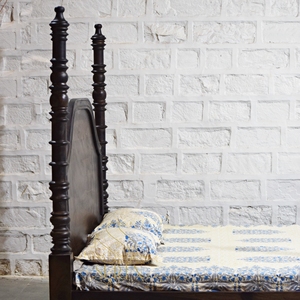 Lit à baldaquin pleine grandeur en acajou massif avec finition foncée, design traditionnel, lit confortable et moelleux pour la maison, l'hôtel ou la villa - Product Image 3