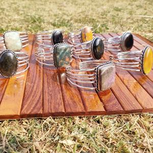 Bracelets multi-pierres en laiton avec pierres précieuses naturelles pour le yoga, la relaxation, la pleine conscience et un usage quotidien, disponibles à prix compétitif - Product Image 4