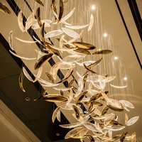 Lustre suspendu en verre personnalisé en métal de luxe pour mariage, escalier de villa, duplex